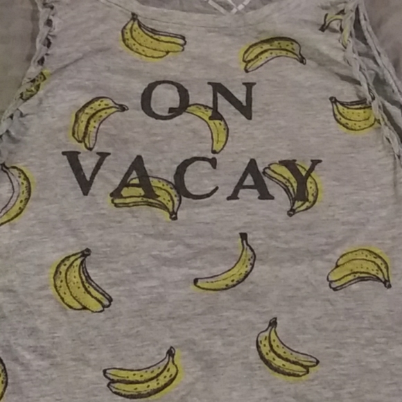 LIVE, LOVE, DREAM🍌 'On Vacay'🍌 Banana Tank 🍌 - Picture 4 of 5